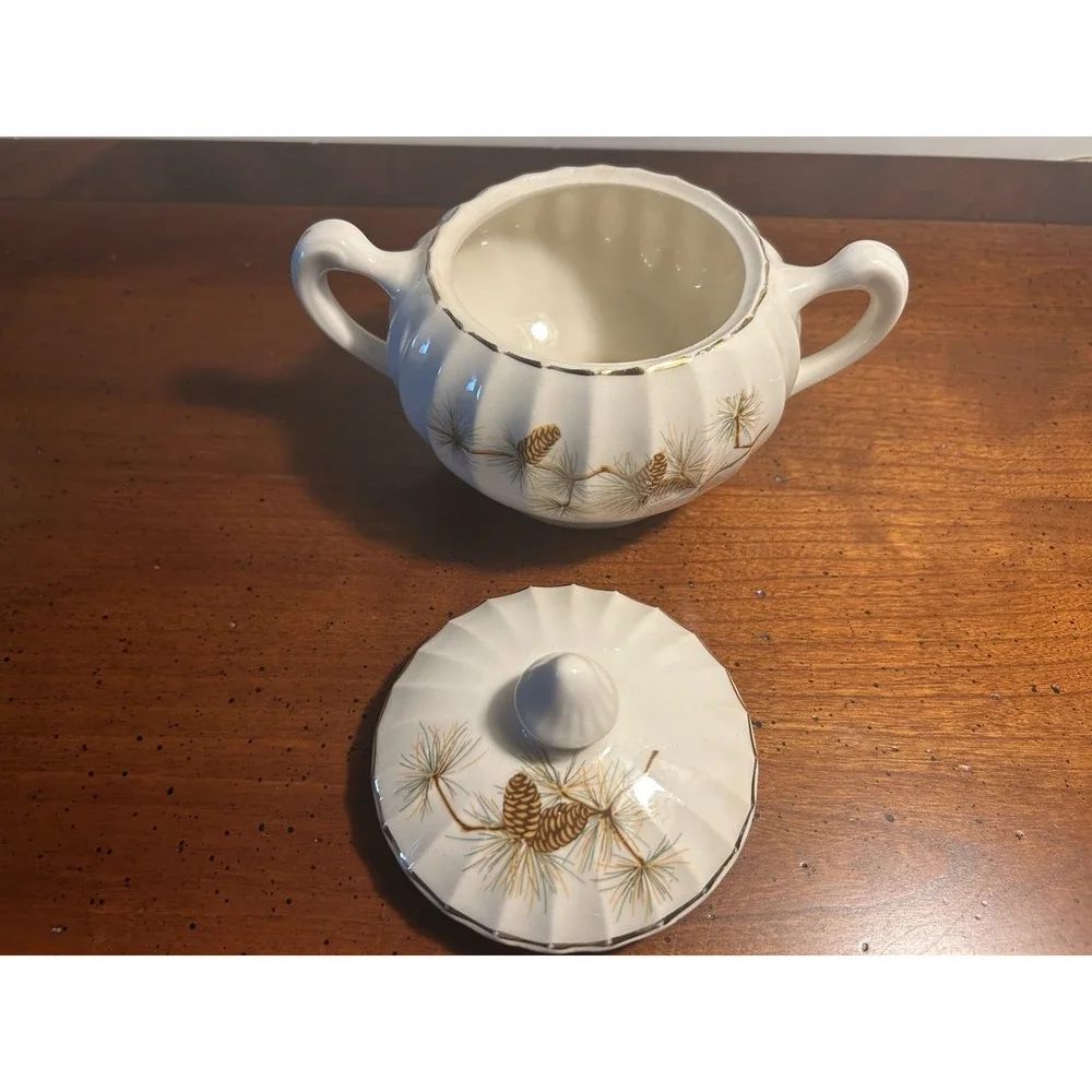 VTG Narumi Shasta Pinecone Sugar Bowl Porcelain Gold Trim CG30